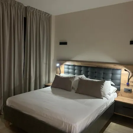 בית הארחה Nerjarooms 2*
